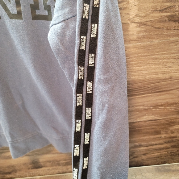 Victoria Secret PINK Crewneck Sweatshirt  Women’s Size Small S - Picture 2 of 3